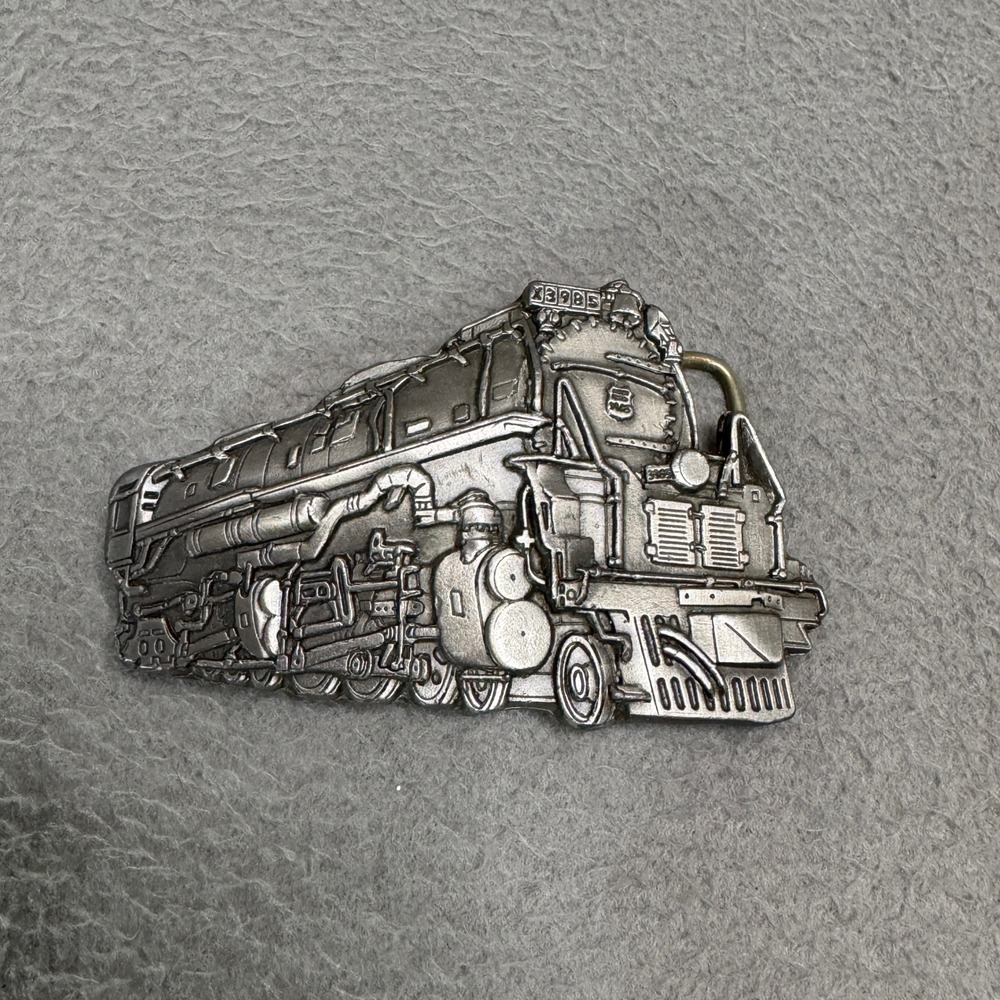 Union Pacific Belt Buckle Pewter Challenger X3985 Steam Train USA